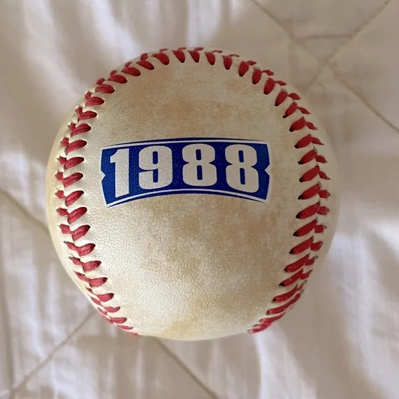 Los Angeles Dodgers 1988 World Series Champion Baseball - Picture 2 of 3